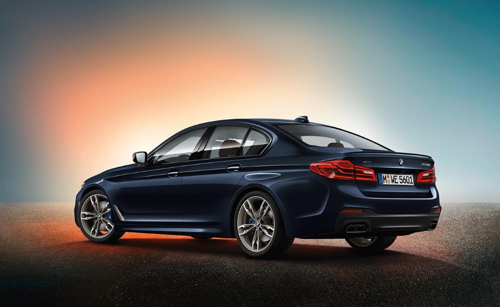 2019 BMW M550i xDrive Blue Metallic Rear Exterior 2019 BMW M550i xDrive Blue Metallic Rear Exterior